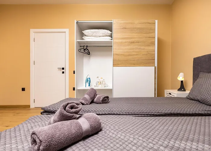 -City Haven Retreat- Elegant 2Bd On Bulgaria Blv