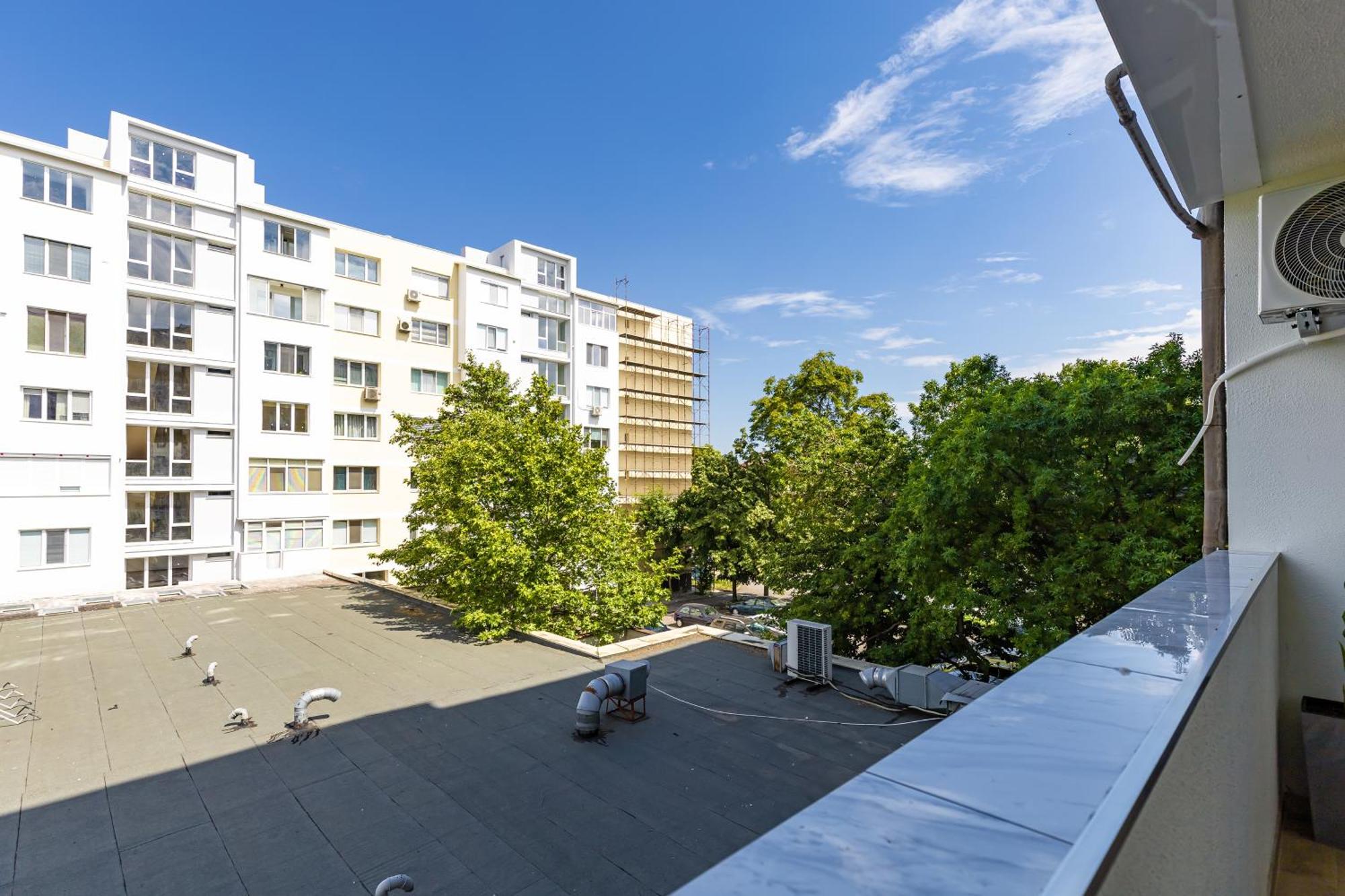 -city Haven Retreat- Elegant 2bd On Bulgaria Blv Apartment Plovdiv